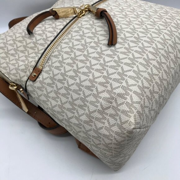 Micahel Kors Vanilla Monogram Canvas Rhea Slim Backpack - Picture 7 of 10
